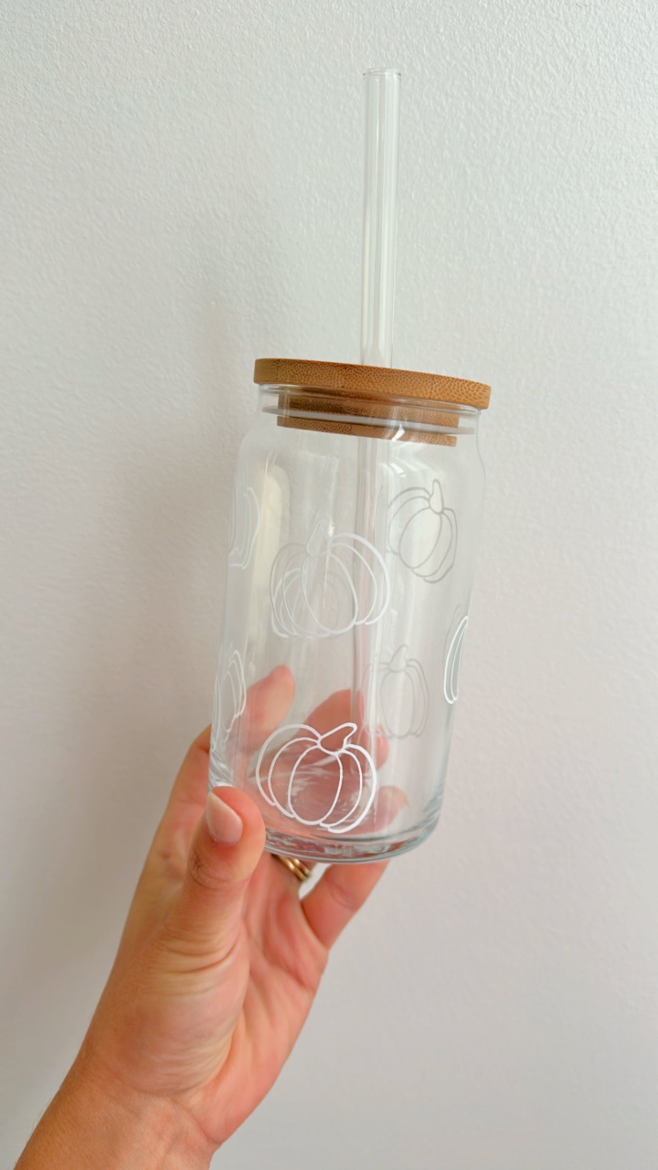 Fall White Pumpkin Glass Iced Coffee Cup With Bamboo Lid & Glass Straw