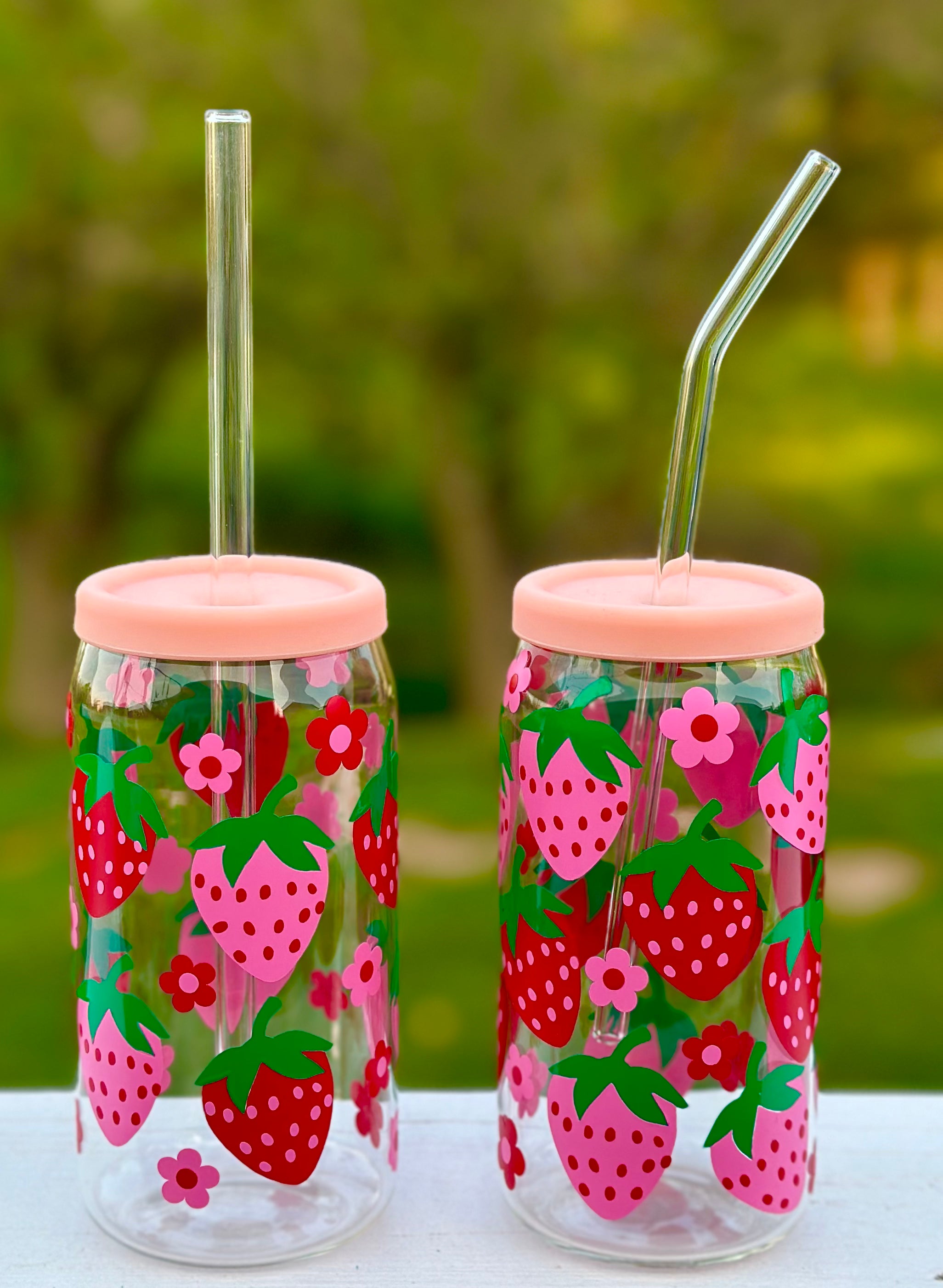 Strawberry Summer Glass Iced Coffee Cup With Bamboo Lid & Glass Straw