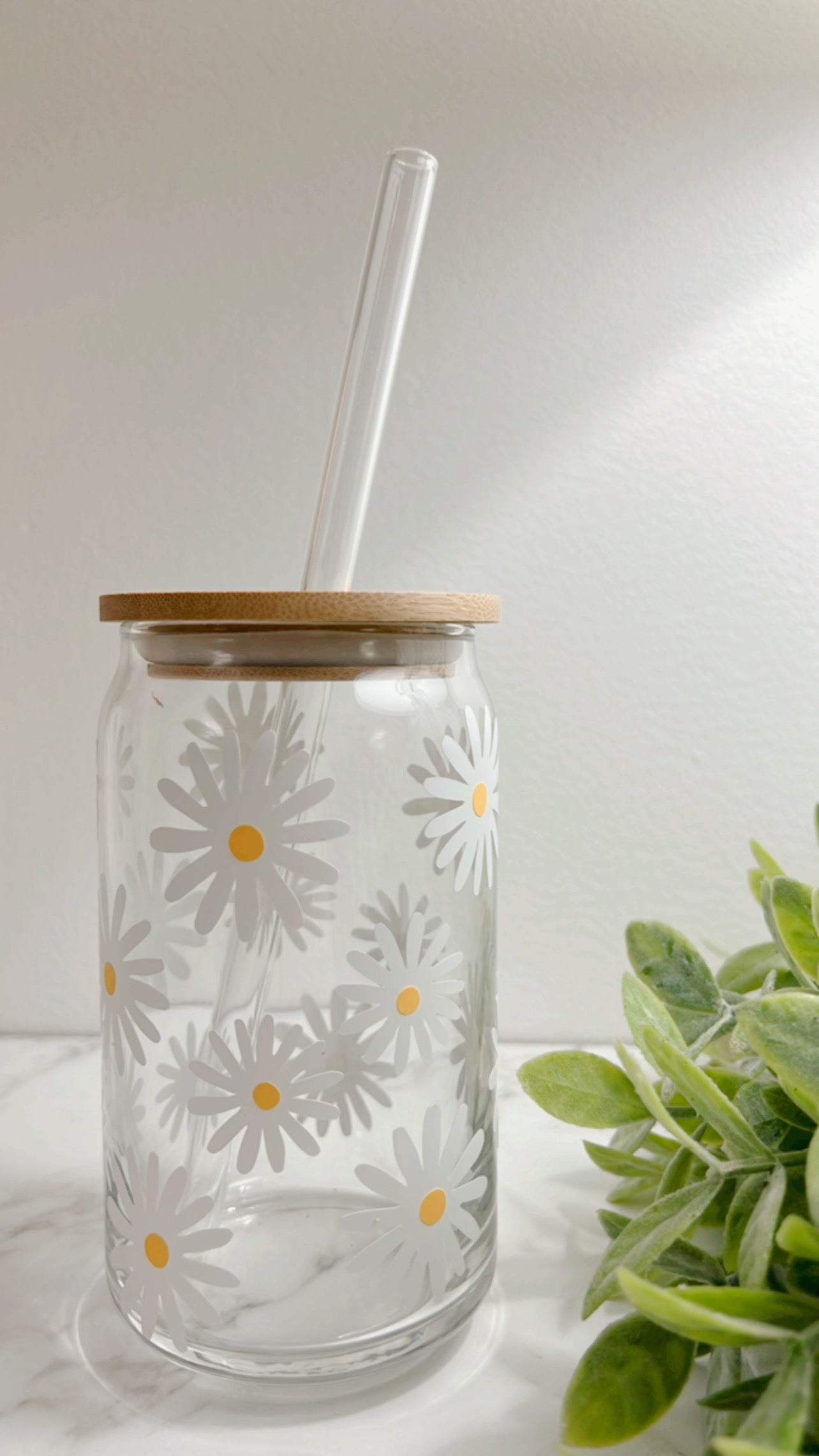 Daisy Coffee Glass With Bamboo Lid & Glass Straw